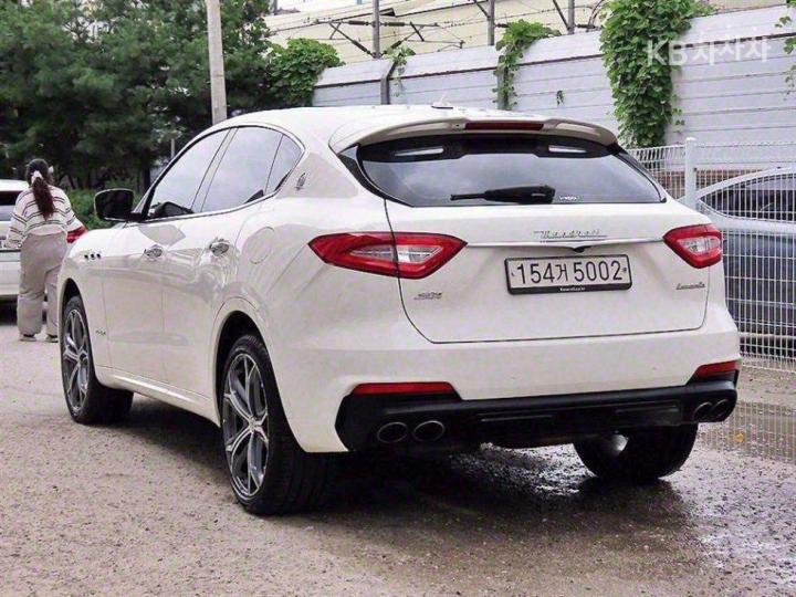 Maserati Levante 3.0 AWD Sport 4