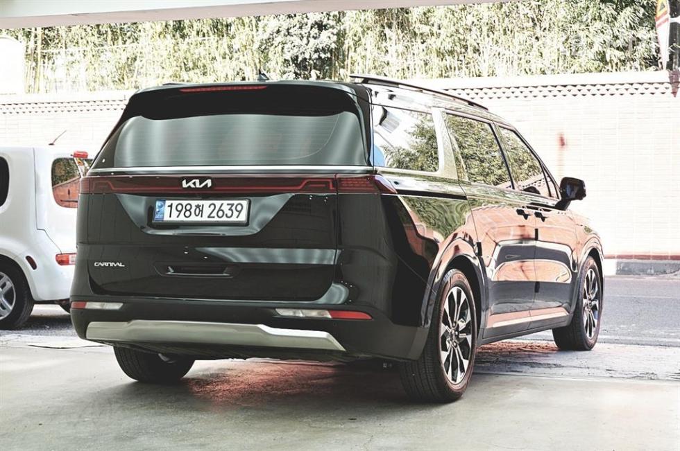 2023 - kia carnival