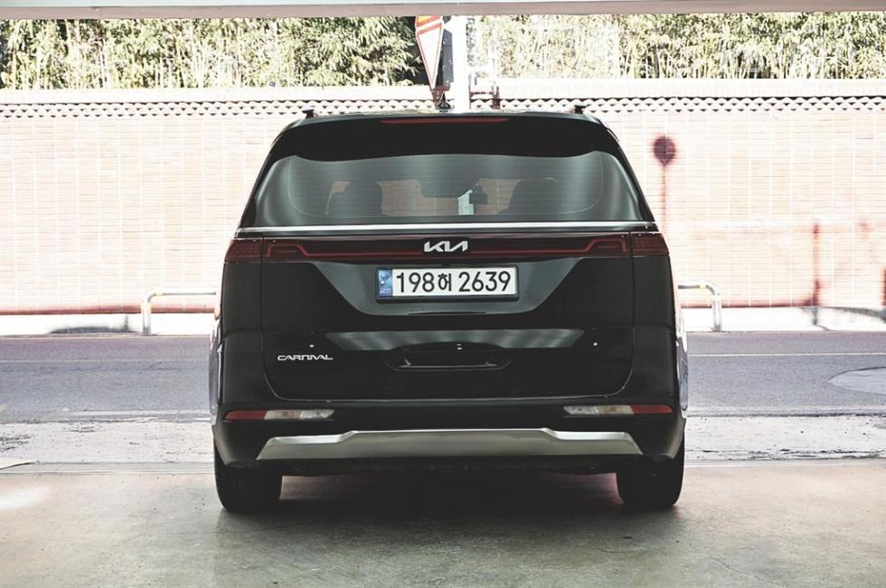 2023 - kia carnival