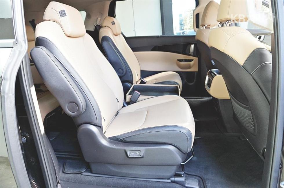 2023 - kia carnival