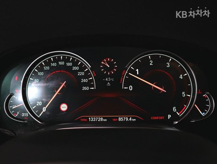 BMW 7 Series G11 740Ld xDrive Base Type 8