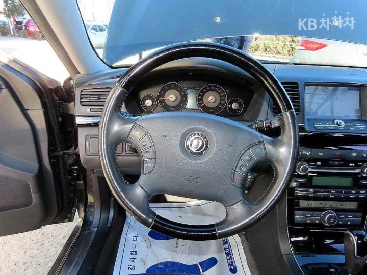 Kia Opirus Premium GH270 Special 9