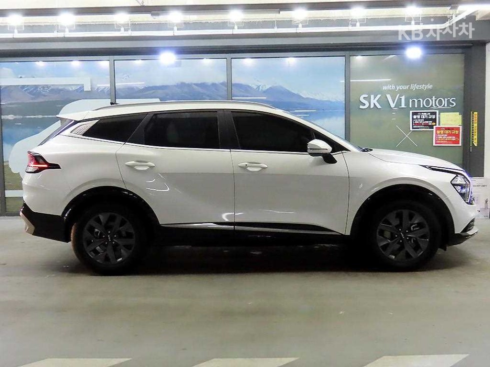 2023 - kia sportage