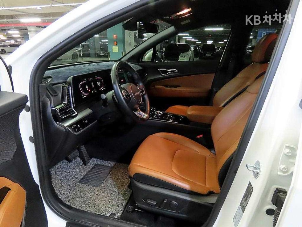 2023 - kia sportage