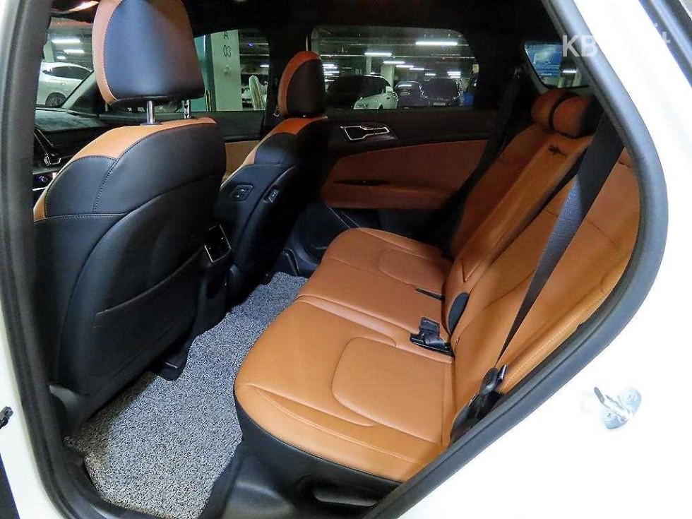 2023 - kia sportage