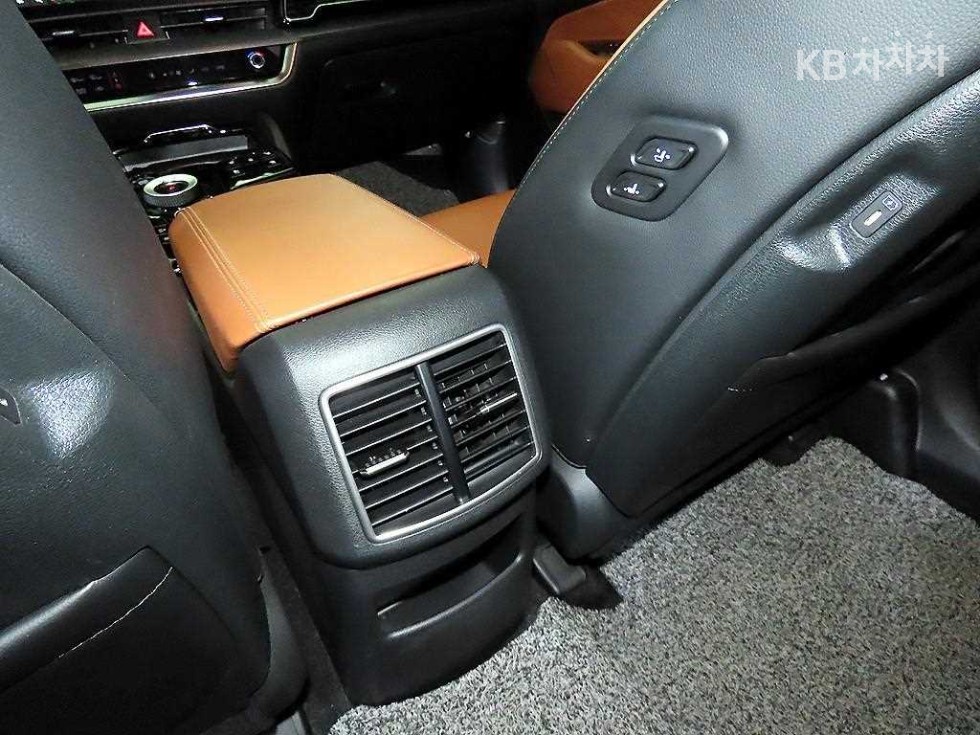 2023 - kia sportage