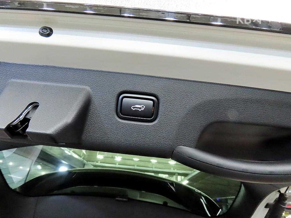 2023 - kia sportage