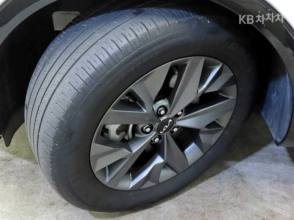 2023 - kia sportage
