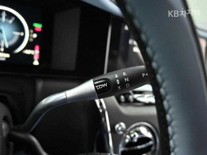 Rolls Royce Cullinan 6.7 V12 Black Badge - фото 9