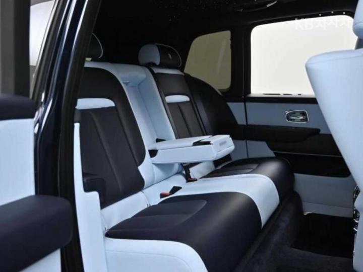 Rolls Royce Cullinan 6.7 V12 Black Badge - фото 12