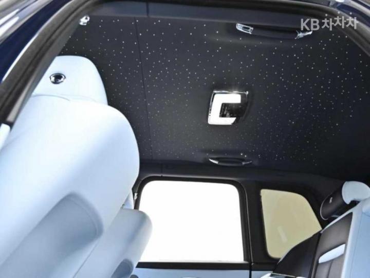 Rolls Royce Cullinan 6.7 V12 Black Badge - фото 19