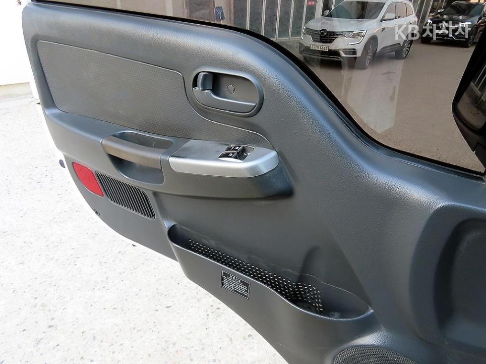 2013 - kia bongo iii