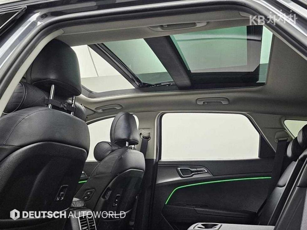 2022 - kia sportage