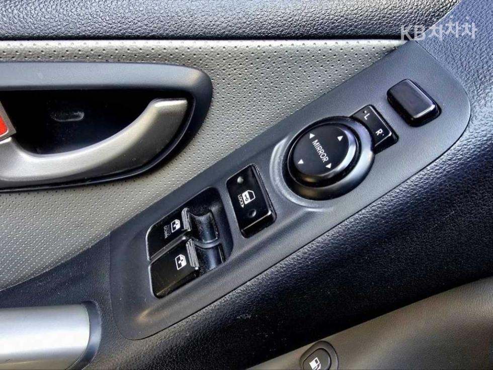 Hyundai Starex — miniaturë 15