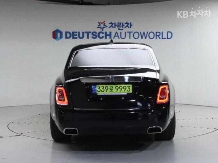 Rolls Royce Phantom 6.7 V12 EWB - фото 4