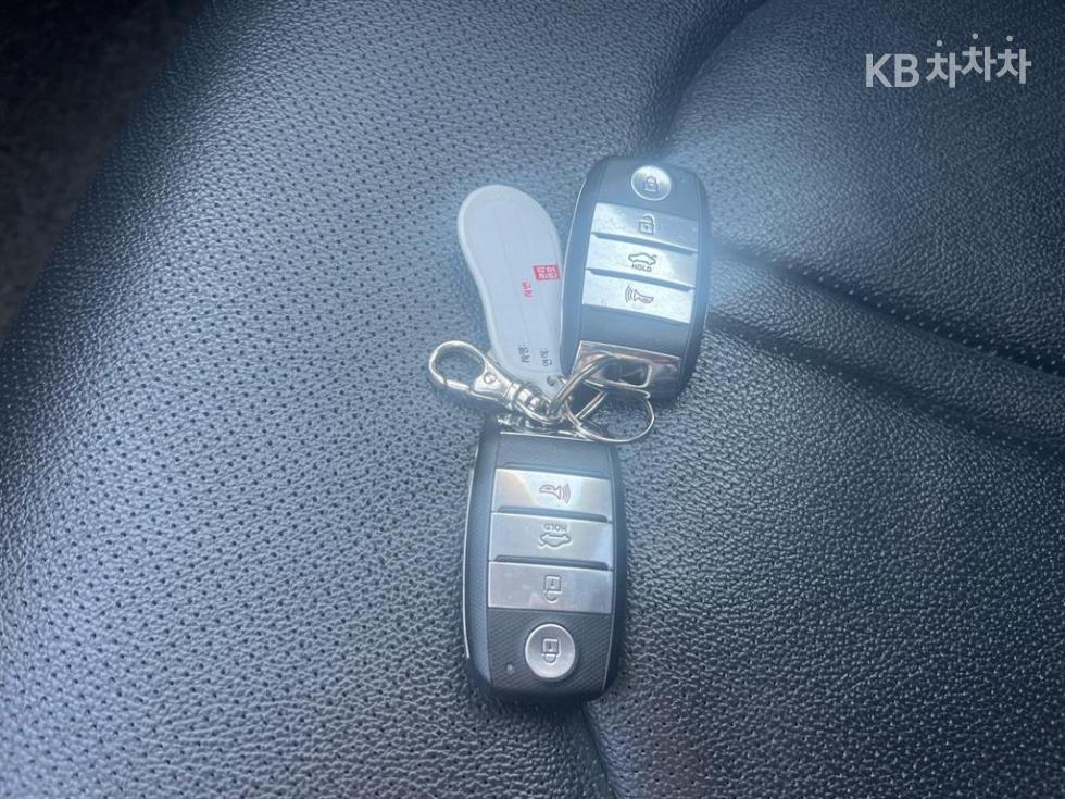 Kia K5 — miniaturë 20