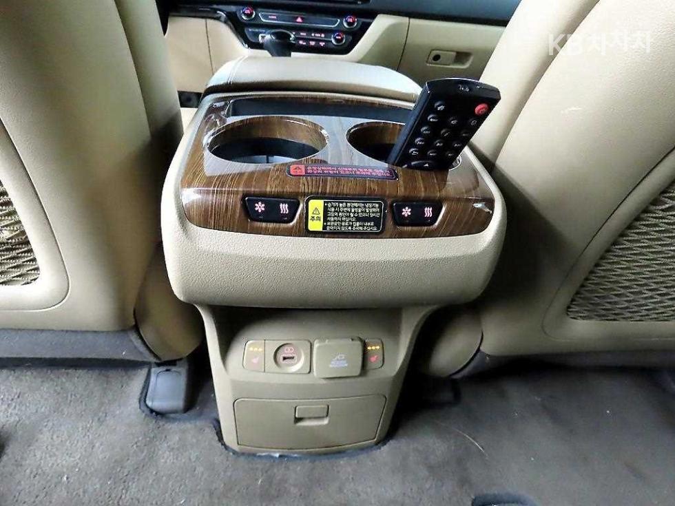 2016 - kia carnival