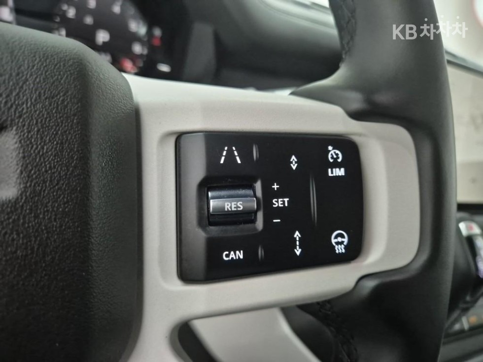 Land Rover Defender — miniaturë 16