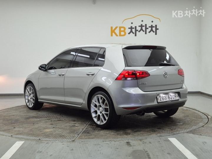 Volkswagen Golf 1.6 TDI BlueMotion MK7 4