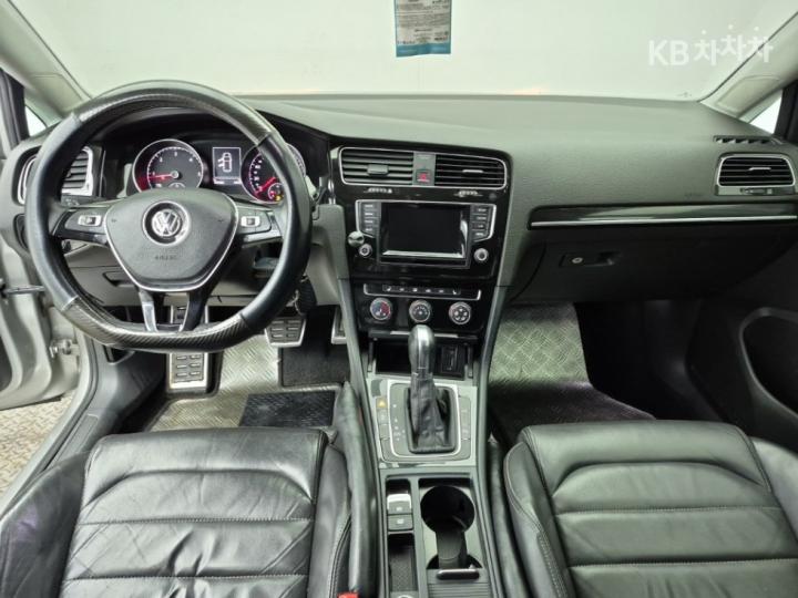 Volkswagen Golf 1.6 TDI BlueMotion MK7 6