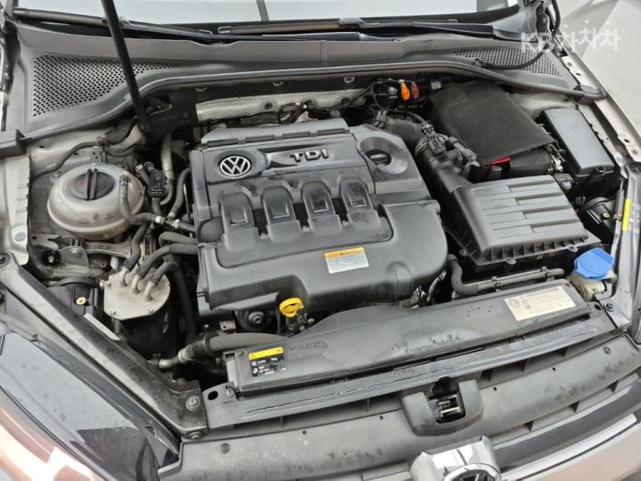 Volkswagen Golf 1.6 TDI BlueMotion MK7 7