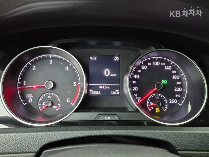 Volkswagen Golf 1.6 TDI BlueMotion MK7 8