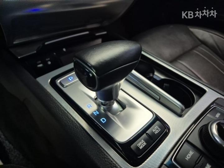 Genesis G80 3.8 GDI AWD Premium Luxury 9