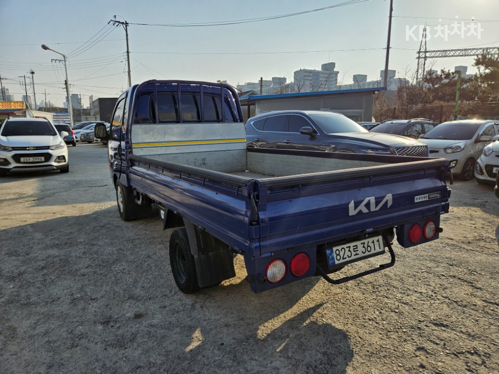 2022 - kia bongo iii