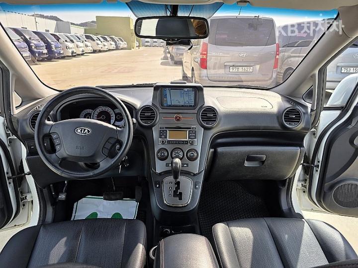 Kia Carens New 2.0 LPI GLX Premium Type 10