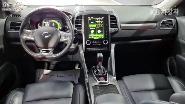 Renault QM6 2.0 LPe 2WD LE 8