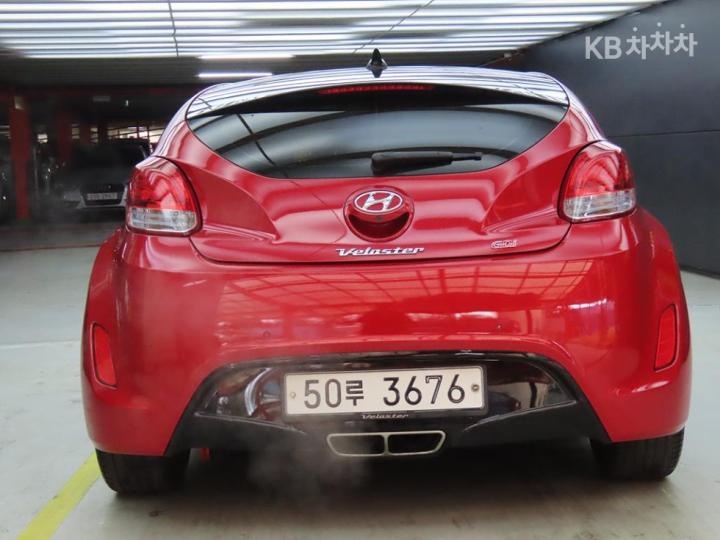 Hyundai Veloster Extreme 4