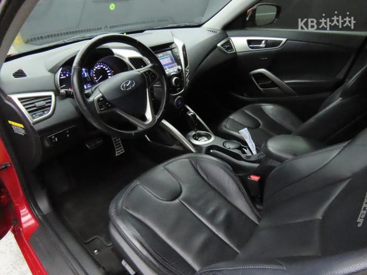 Hyundai Veloster Extreme 7