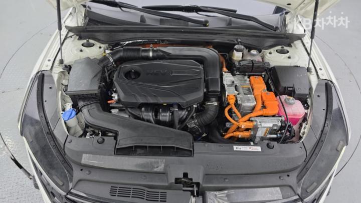 Kia K5 Hybrid 2.0 HEV Prestige 6