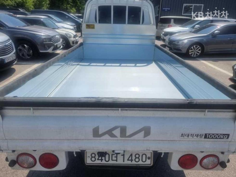 2017 - kia bongo iii