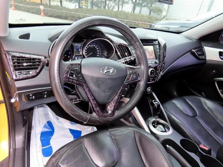 Hyundai Veloster DCT Pack 8