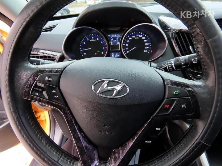 Hyundai Veloster DCT Pack 9