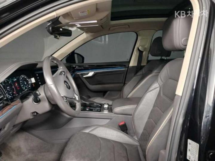 Volkswagen Touareg 3.0 TDI Prestige 7