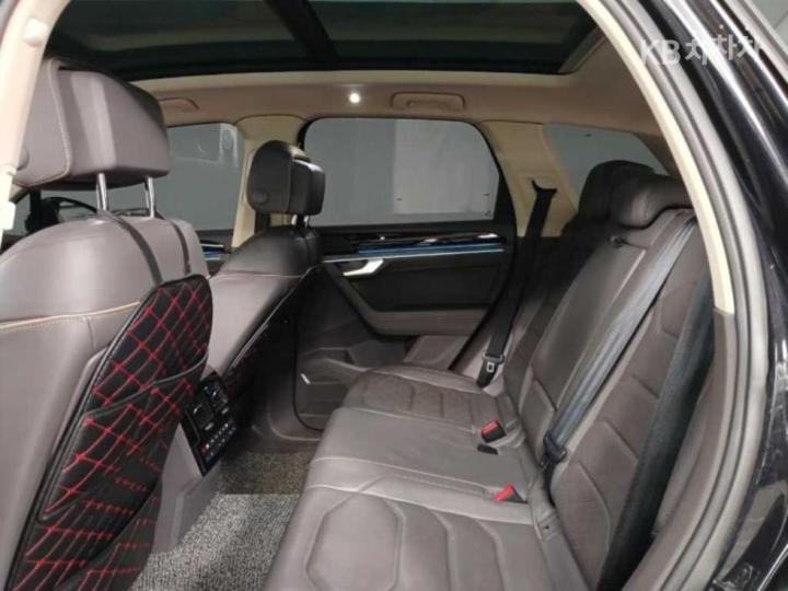 Volkswagen Touareg 3.0 TDI Prestige 8