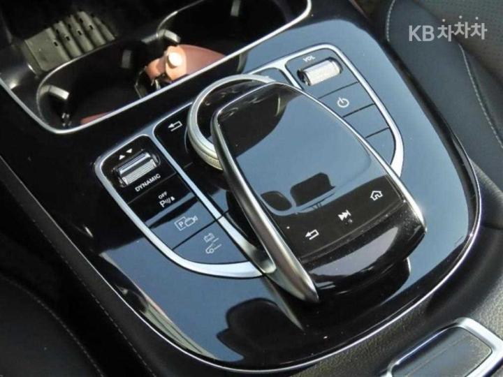 Mercedes-Benz E-Class W213 E300e Exclusive 7