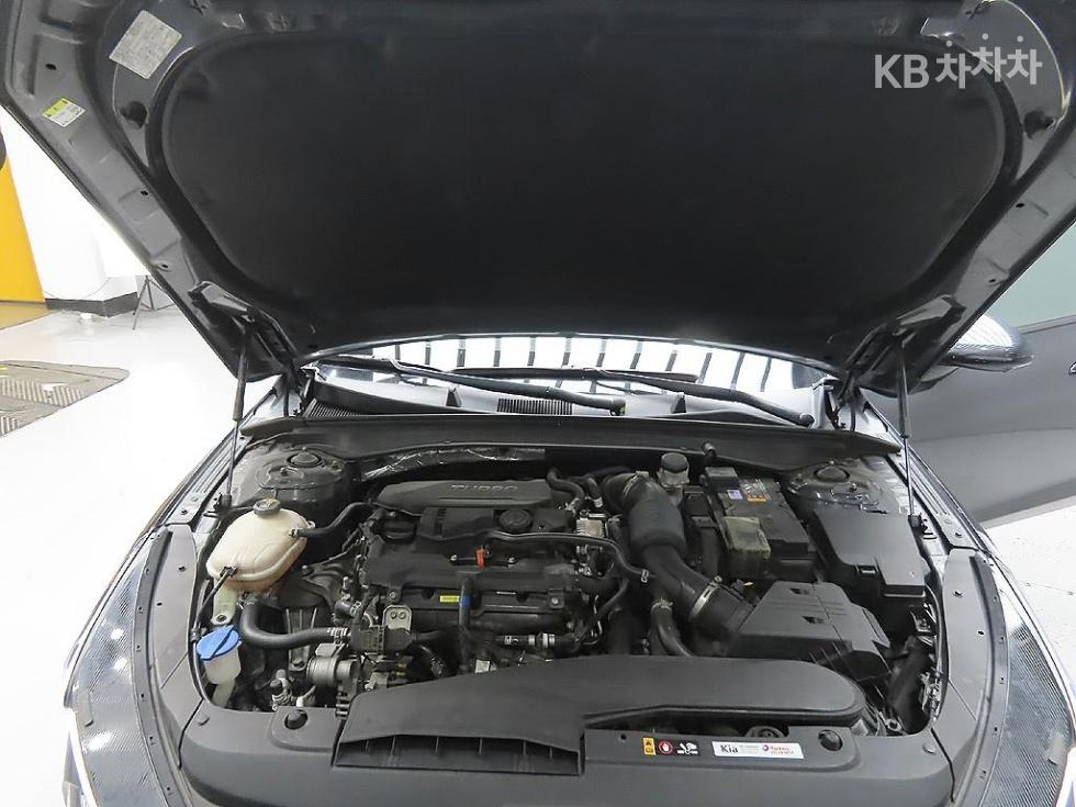 2023 - kia k5