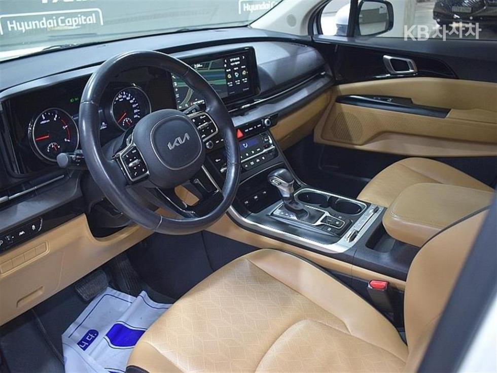 2023 - kia carnival