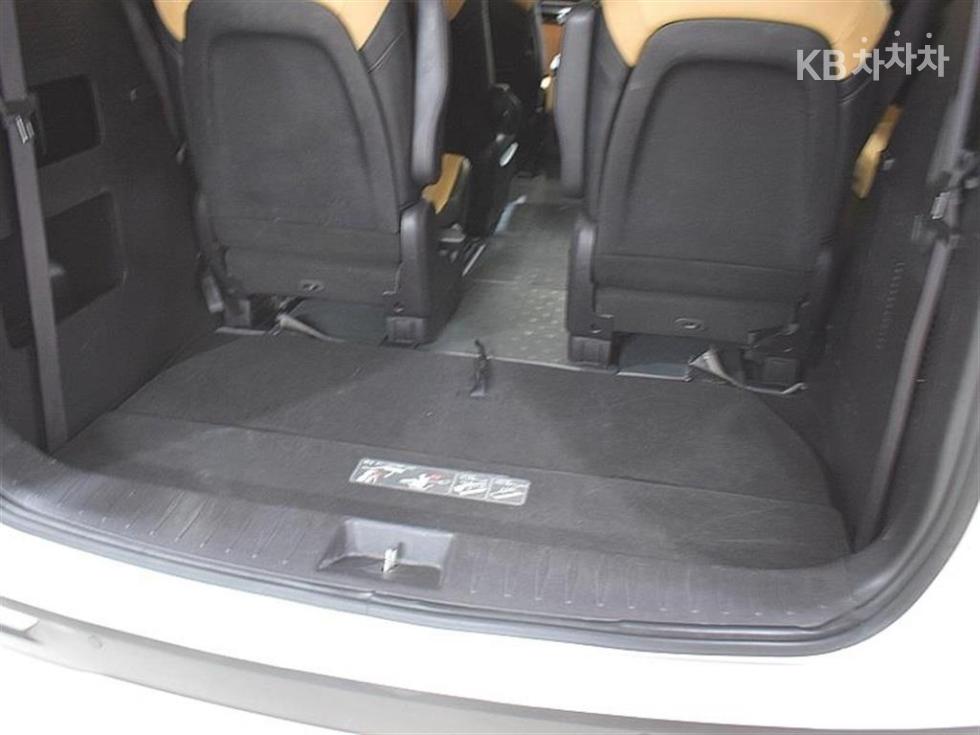 2023 - kia carnival