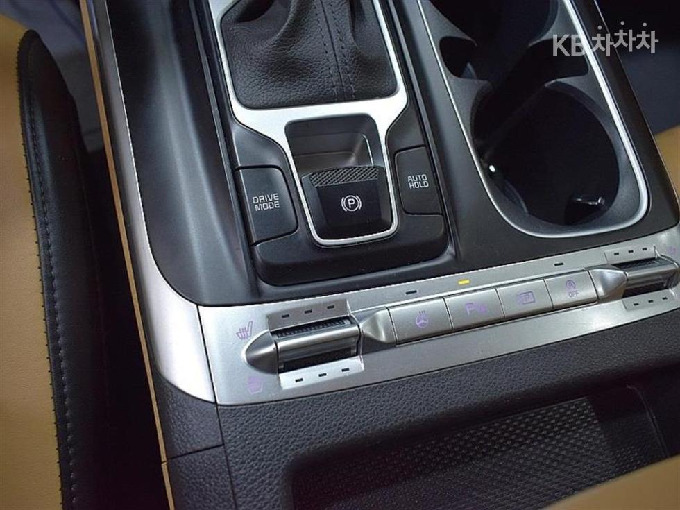 2023 - kia carnival