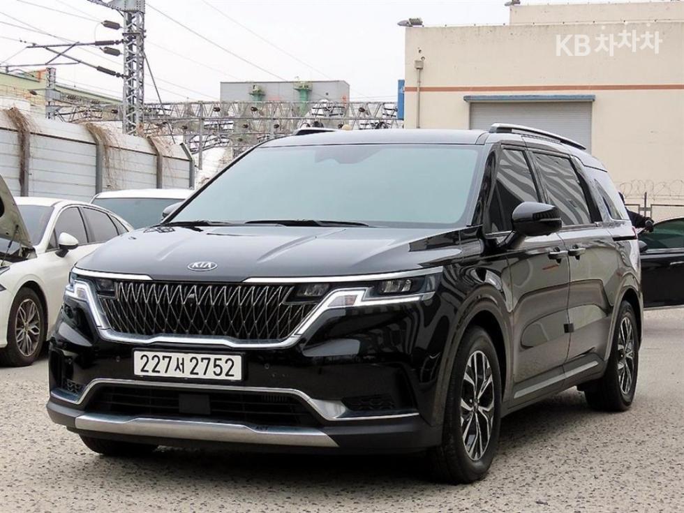 Kia Carnival — miniaturë 2