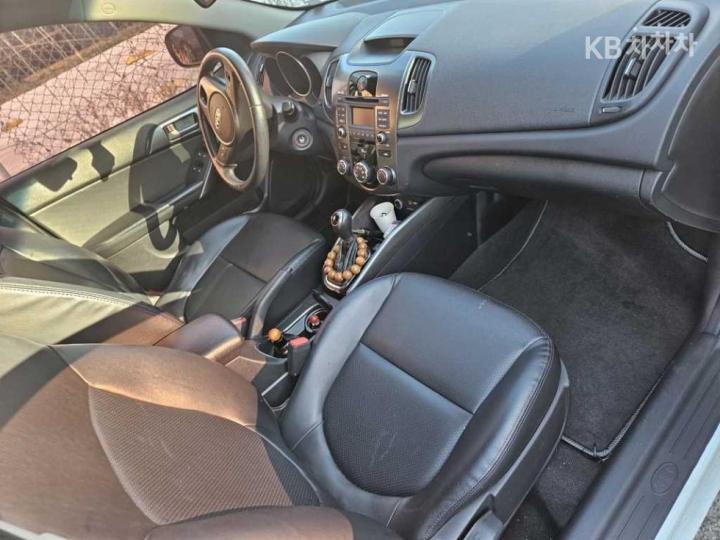Kia Forte 1.6 GDI Luxury 7