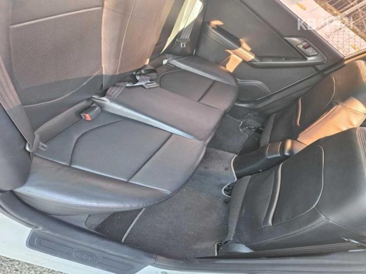 Kia Forte 1.6 GDI Luxury 10