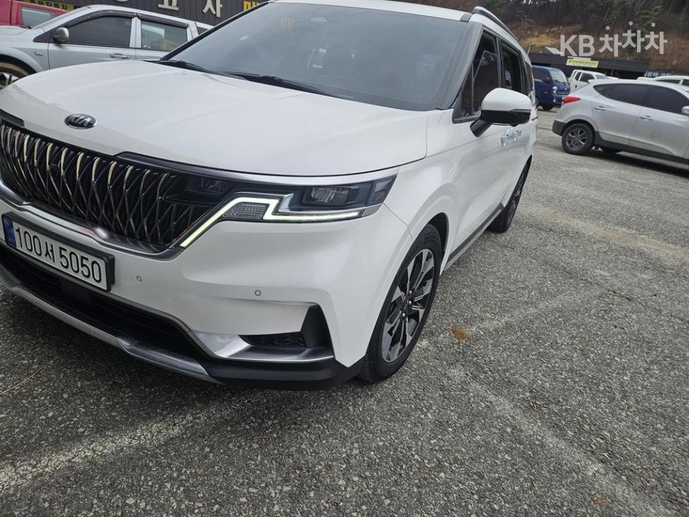 2021 - kia carnival