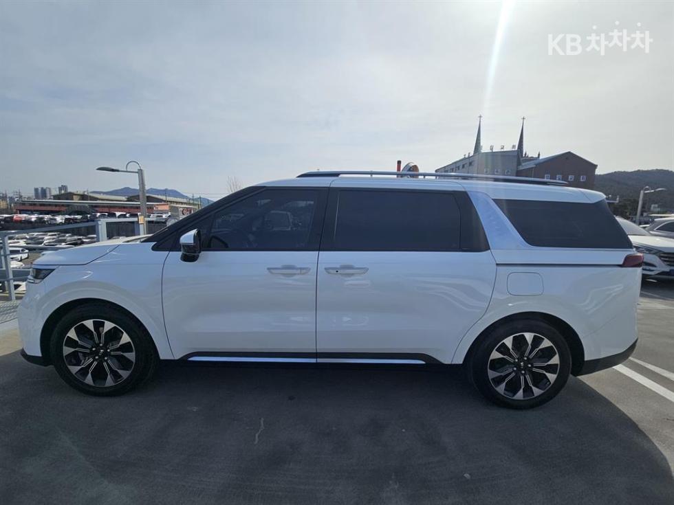 2021 - kia carnival