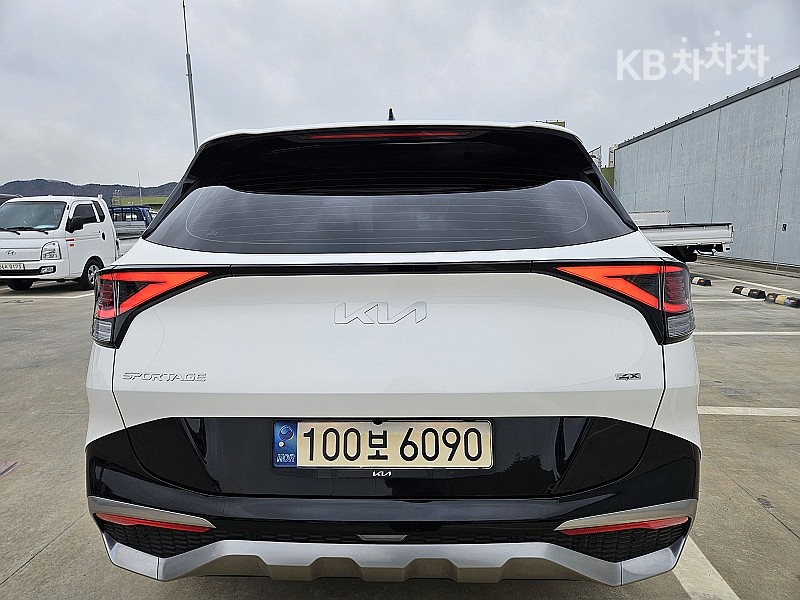 2022 - kia sportage