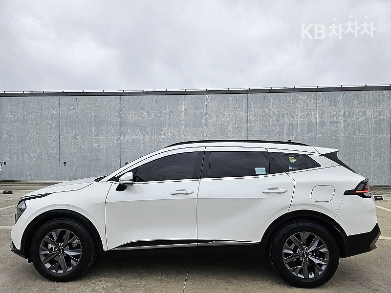 2022 - kia sportage